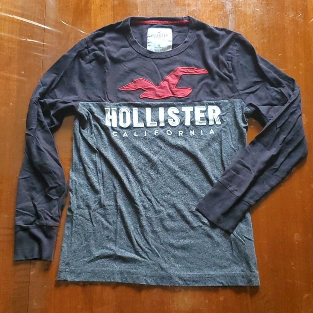 Hollister, XS, long sleeve, worn x1. A4.